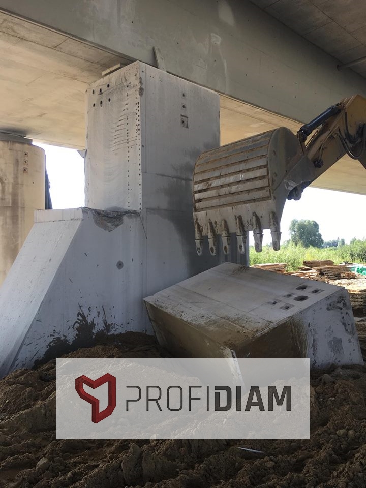 Rozbiórka betonowych podpór wiaduktu